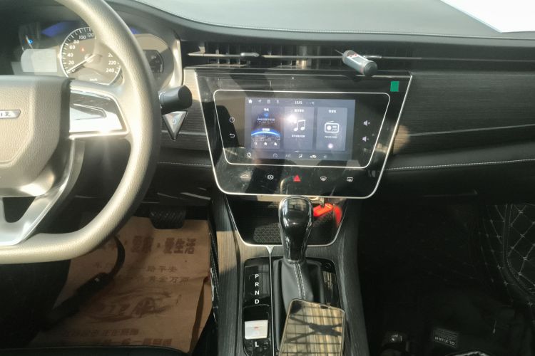 启辰D60 2023款 PLUS 1.6L XL CVT悦领版中控内饰16