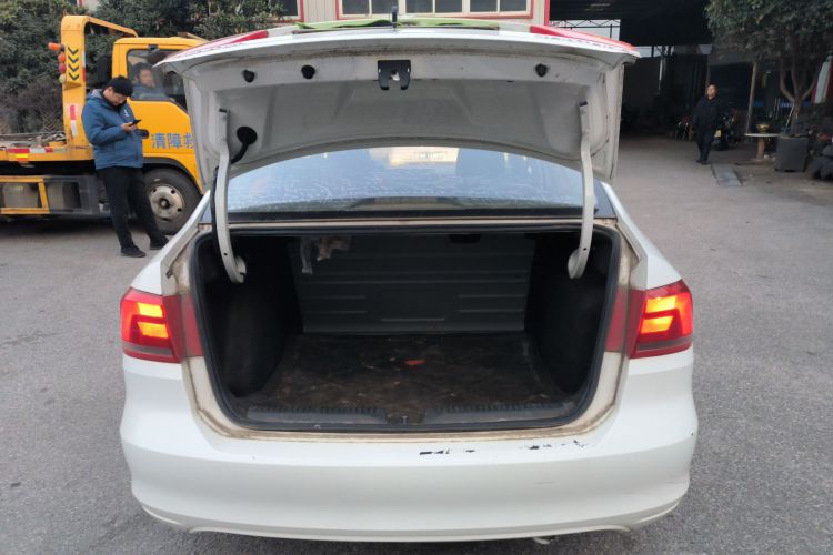 大众 桑塔纳 2015款 1.6L 手动风尚版局部细节23