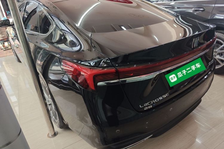 别克 君越 2024款 28T 越尊版车身外观4