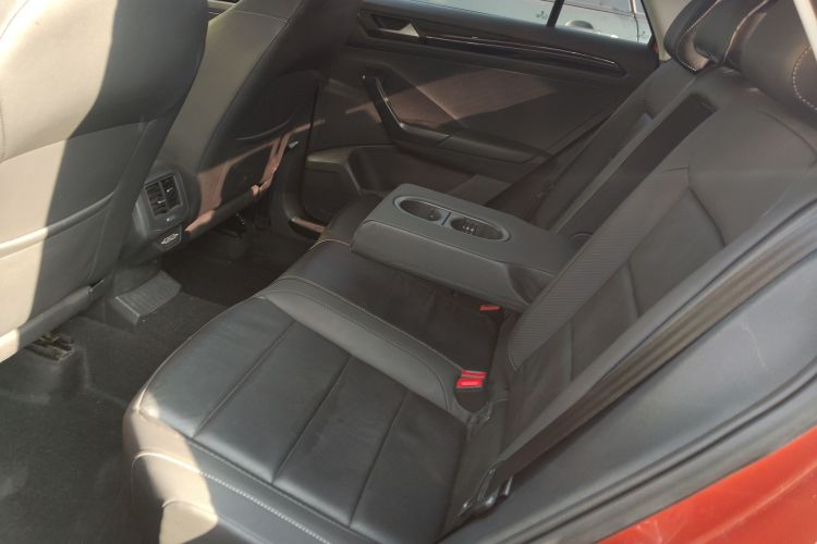 大众 T-ROC探歌 2018款 280TSI DSG两驱舒适型 国V中控内饰7004