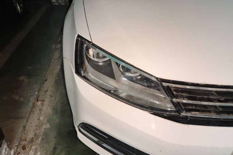 大众 速腾 2015款 1.6L 自动舒适型车身外观8