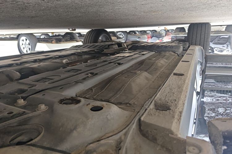 领克09 2024款 2.0T 四驱运动版 五座局部细节9001