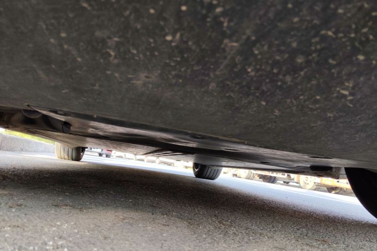 特斯拉 Model Y 2023款 后轮驱动版局部细节9008