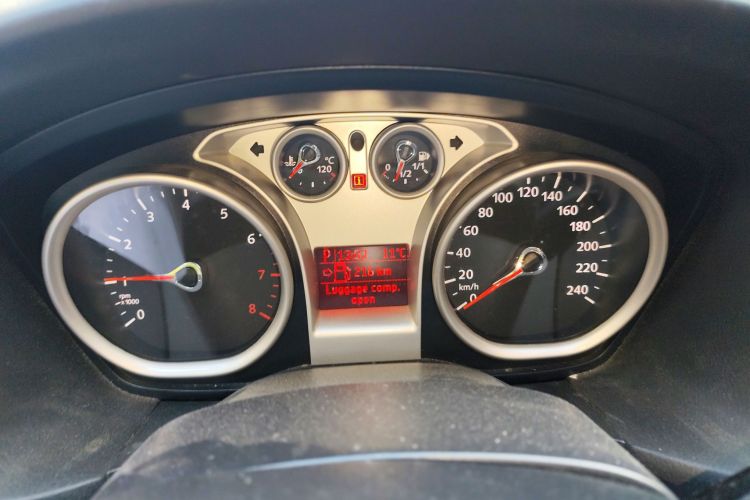 福特 福克斯 2013款 两厢经典 1.8L 自动基本型中控内饰14