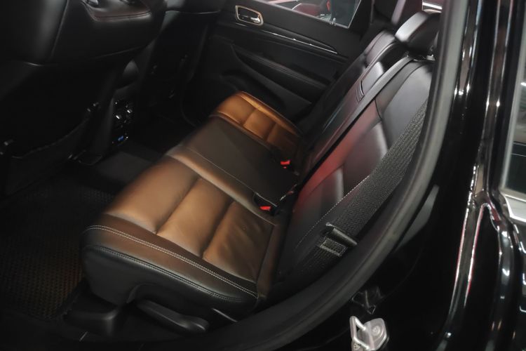 Jeep 大切诺基(进口) 2017款 3.0L 舒享导航版中控内饰21