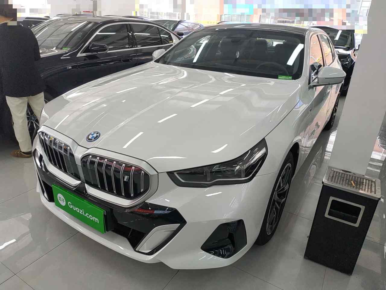 宝马i5 2025款 eDrive 40L M运动套装(2)