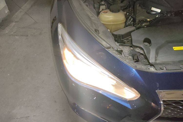 英菲尼迪Q50L 2016款 2.0T 舒适版车身外观8