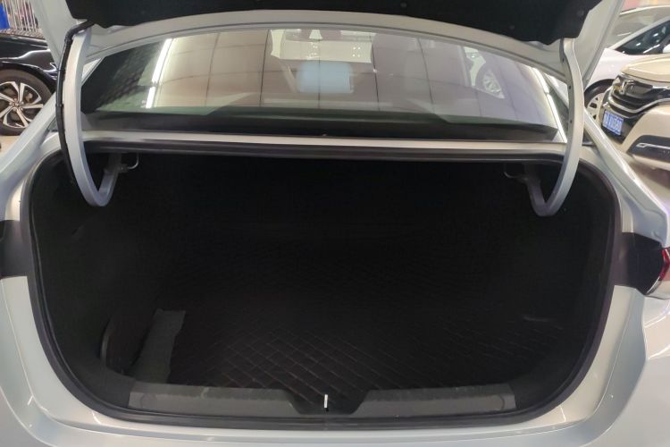 广汽传祺 2023款 影豹H 智能混动版机舱底盘23