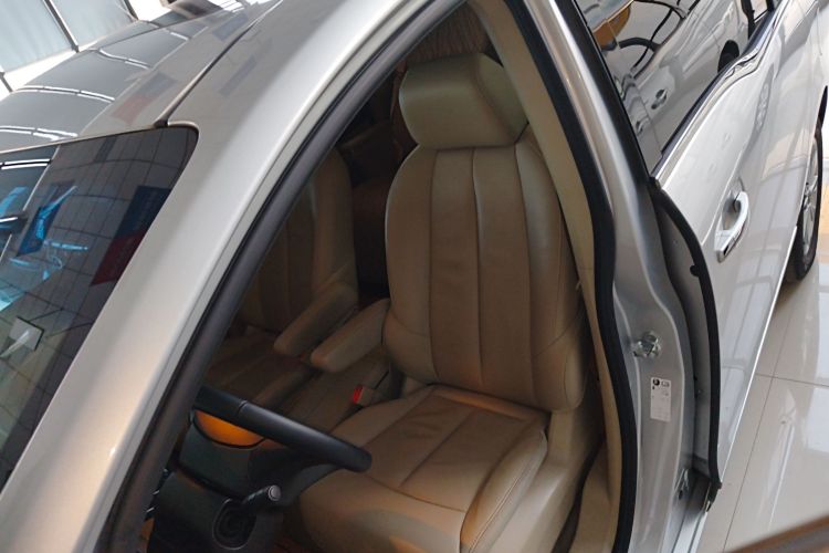 别克GL8 2018款 28T 豪华型 国VI中控内饰19