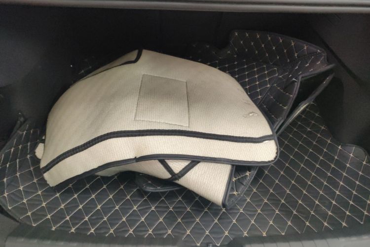 奥迪A3 2025款 A3L Limousine 35TFSI 飞驰尊享型机舱底盘23