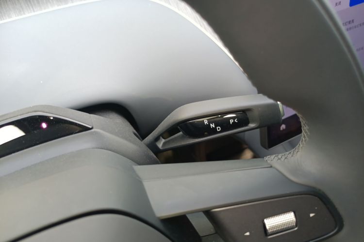 小米汽车 小米YU7 2025款 超长续航后驱版中控内饰18