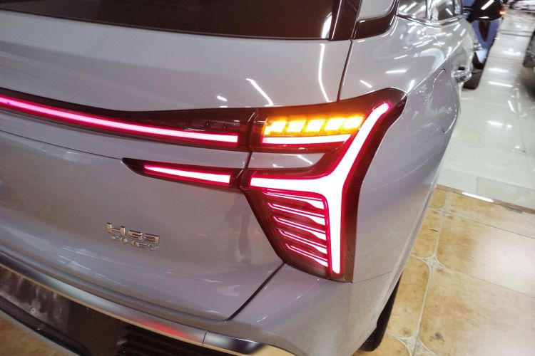 红旗HS3 PHEV 2024款 PHEV 115km 劲为版车身外观9