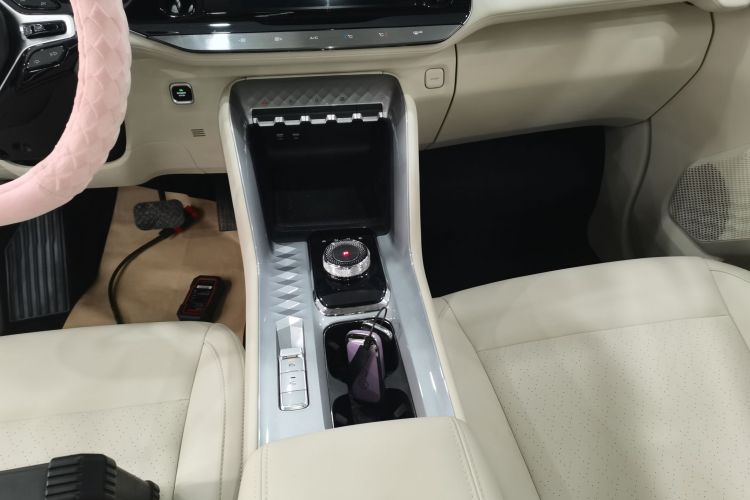 五菱汽车 五菱星云 2023款 2.0L DHT 旗舰版中控内饰18