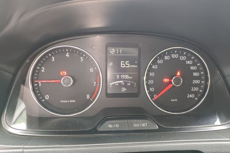 大众 朗逸 2013款 改款经典 1.6L 手动舒适版中控内饰14