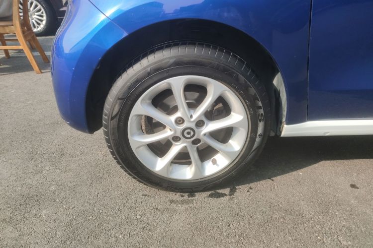 smart forfour 2018款 1.0L 52千瓦灵动版车身外观6007