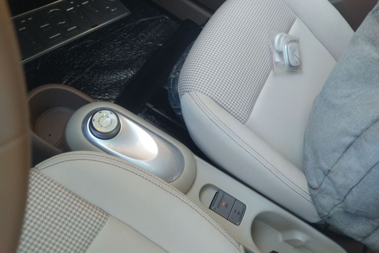 五菱汽车 宏光MINIEV 2025款 四门版 臻享+款中控内饰18