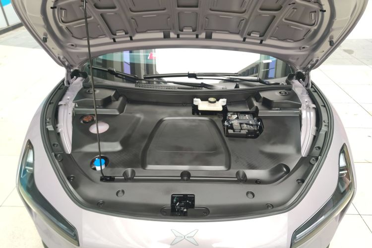 小鹏MONA M03 2025款 502 长续航 Max机舱底盘24