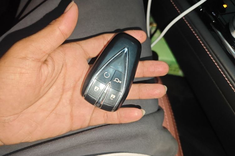 长安 逸动 2022款 PLUS 蓝鲸NE 1.4T GDI DCT尊贵版中控内饰11