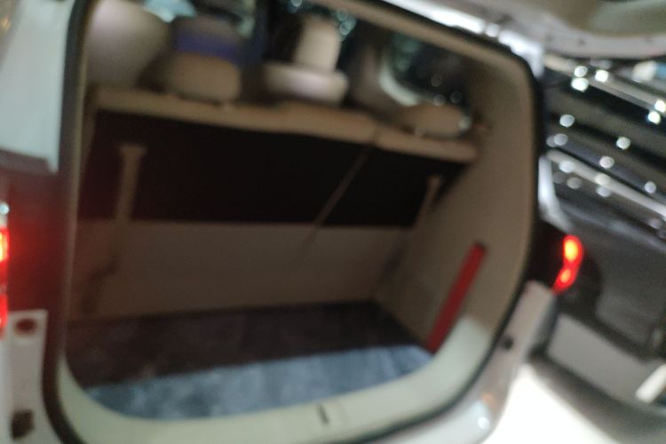 别克GL8 2023款 ES陆尊 舒适型机舱底盘23