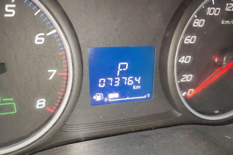 三菱 欧蓝德 2018款 2.0L 两驱荣耀版 5座中控内饰15