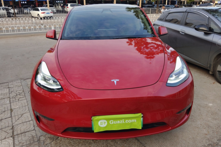 特斯拉 Model Y 2021款 标准续航后驱版车身外观2