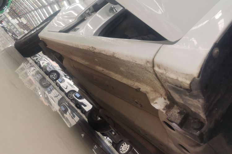 雪佛兰 爱唯欧 2014款 三厢 1.4SL MT 舒适版机舱底盘29