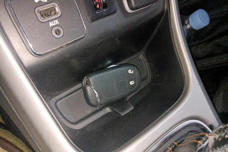 Jeep 指南者 2020款 220T 自动领先版中控内饰7001