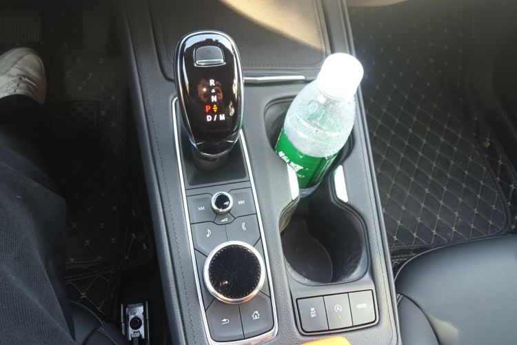 凯迪拉克XT4 2021款 28T 两驱领先型中控内饰18