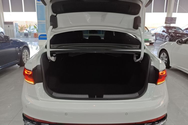 大众 速腾 2023款 300TSI DSG超越版机舱底盘23