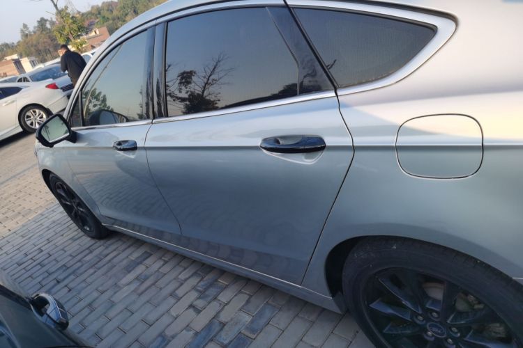 福特 蒙迪欧 2017款 EcoBoost 200 时尚型车身外观4