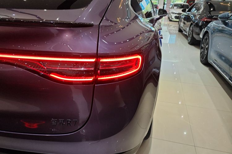 鸿蒙智行 智界R7 2024款 纯电 736km UItra车身外观9