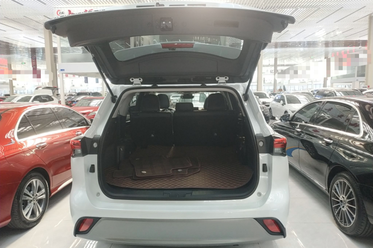 丰田 汉兰达 2026款 2.5L智能电混双擎两驱豪华版 7座机舱底盘23