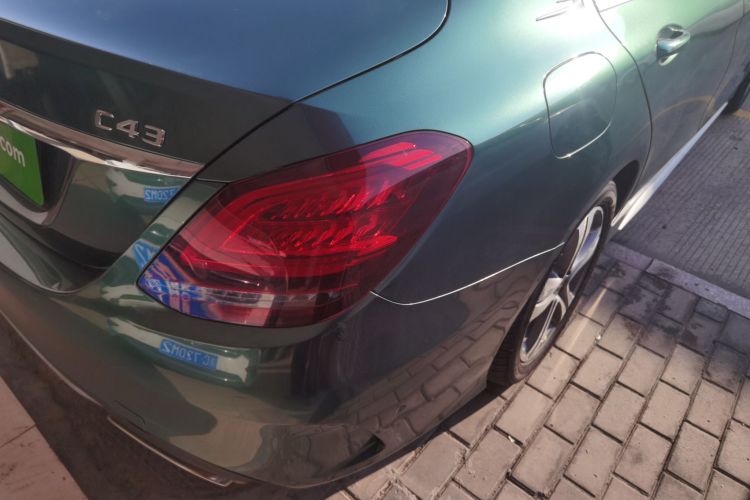 奔驰C级 2019款 C 260 L 运动版车身外观9