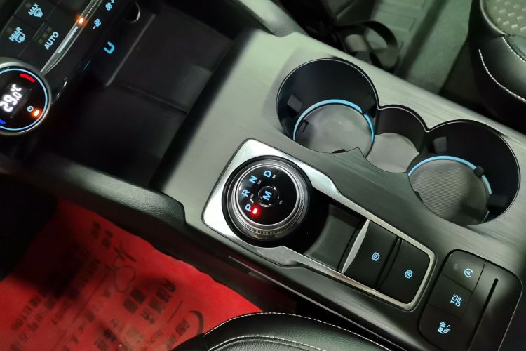 福特 福克斯 2020款 两厢 EcoBoost 180 自动锋潮型中控内饰18