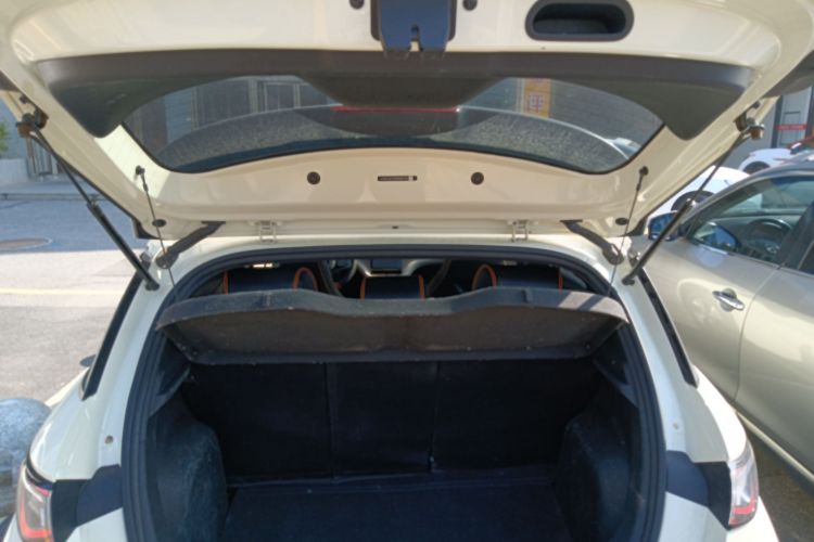 比亚迪 海豚 2023款 420km 时尚版机舱底盘23