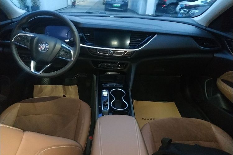 别克 君威 2020款 552T 豪华型中控内饰16