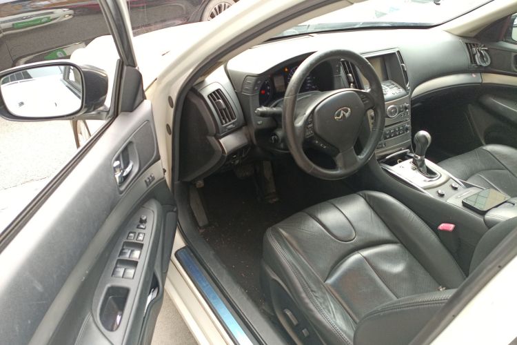 英菲尼迪G系 2013款 G25 Sedan 豪华运动版中控内饰20