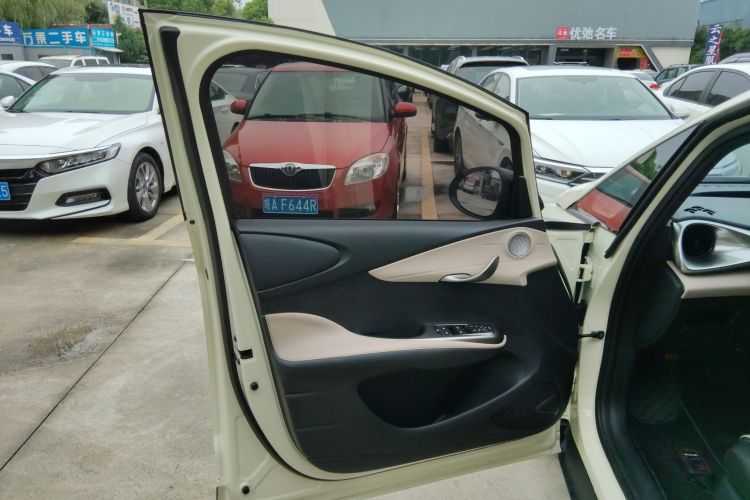 比亚迪 海豚 2023款 420km 时尚版中控内饰7007