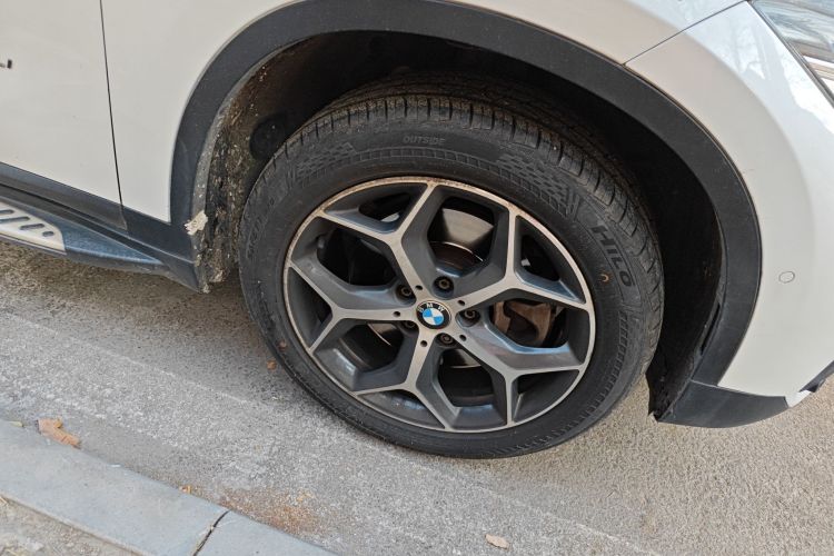 宝马X1 2016款 sDrive20Li 豪华型车身外观10