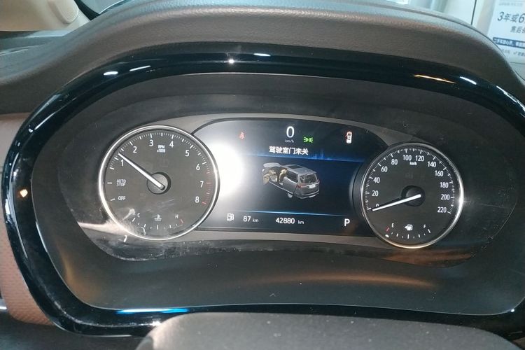 别克GL8 2022款 陆上公务舱 652T 舒适型中控内饰14