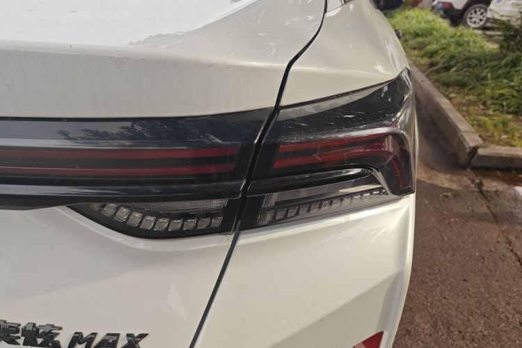 东风风神 奕炫MAX 2023款 1.5T 超酷潮爸版车身外观9