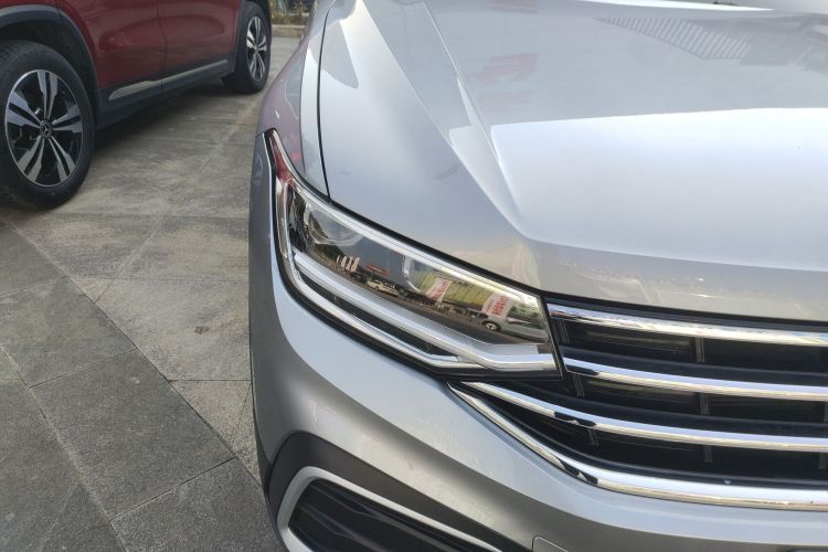 大众 途观L 2022款 330TSI 自动两驱智享版车身外观8