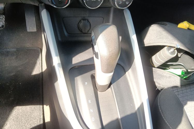 雪佛兰 科沃兹 2020款 325T 自动欣悦版中控内饰18