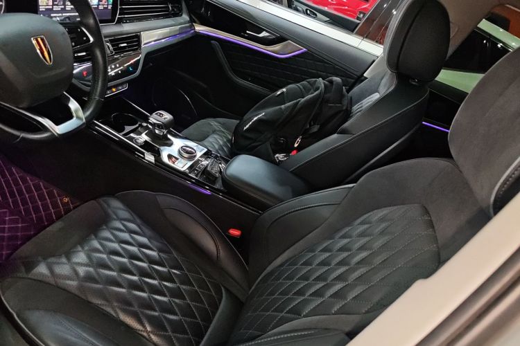 红旗HS5 2019款 2.0T 智联旗享四驱版中控内饰19