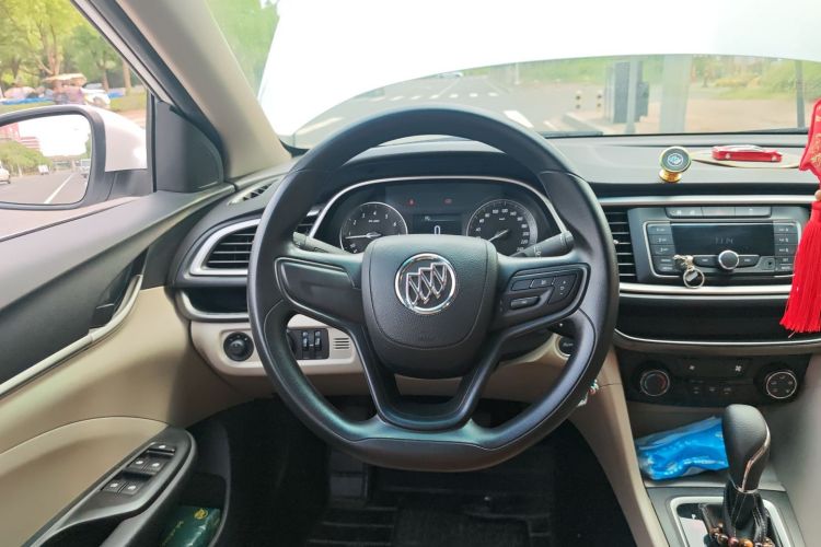 别克 英朗 2016款 15N 自动精英型中控内饰13