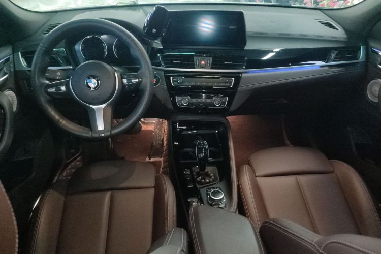 宝马X2 2021款 sDrive25i 领先型M运动套装中控内饰12