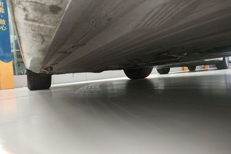 奔驰C级 2023款 C 260 L 运动版局部细节9001