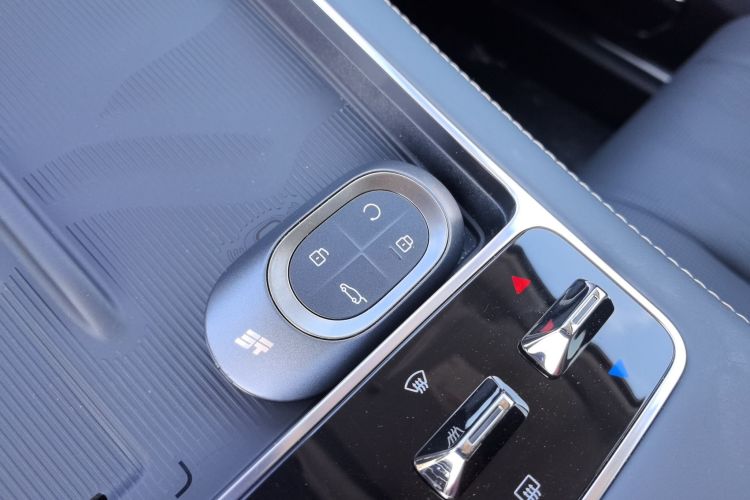 捷途山海L9 2025款 1.5TD 2DHT 旗舰版 6座中控内饰11