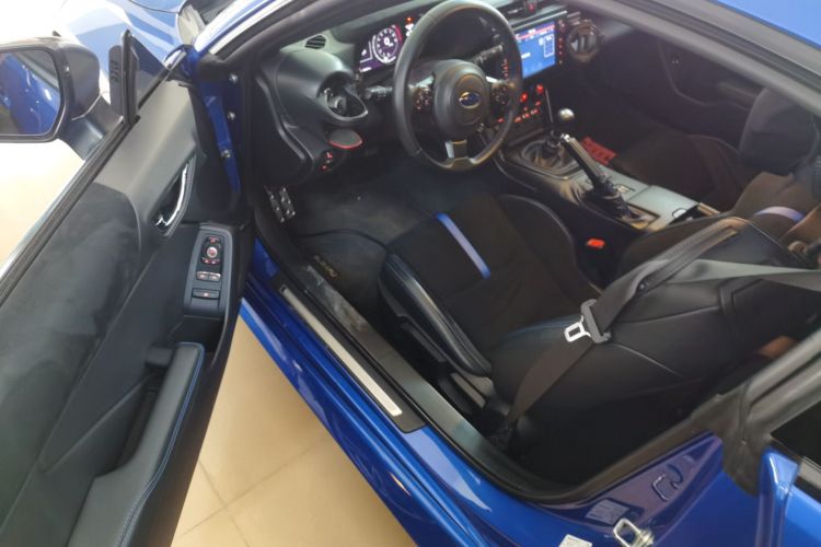 斯巴鲁BRZ 2023款 2.4L 手动10周年纪念版中控内饰20