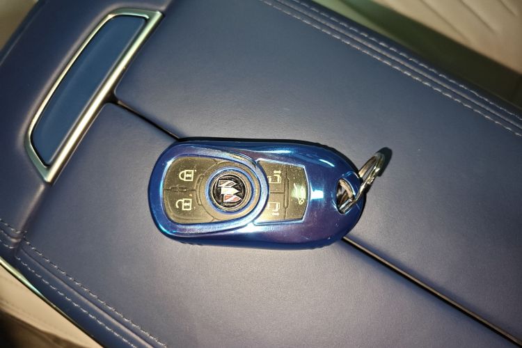 别克GL8 2022款 Avenir艾维亚 四座尊礼版中控内饰7001